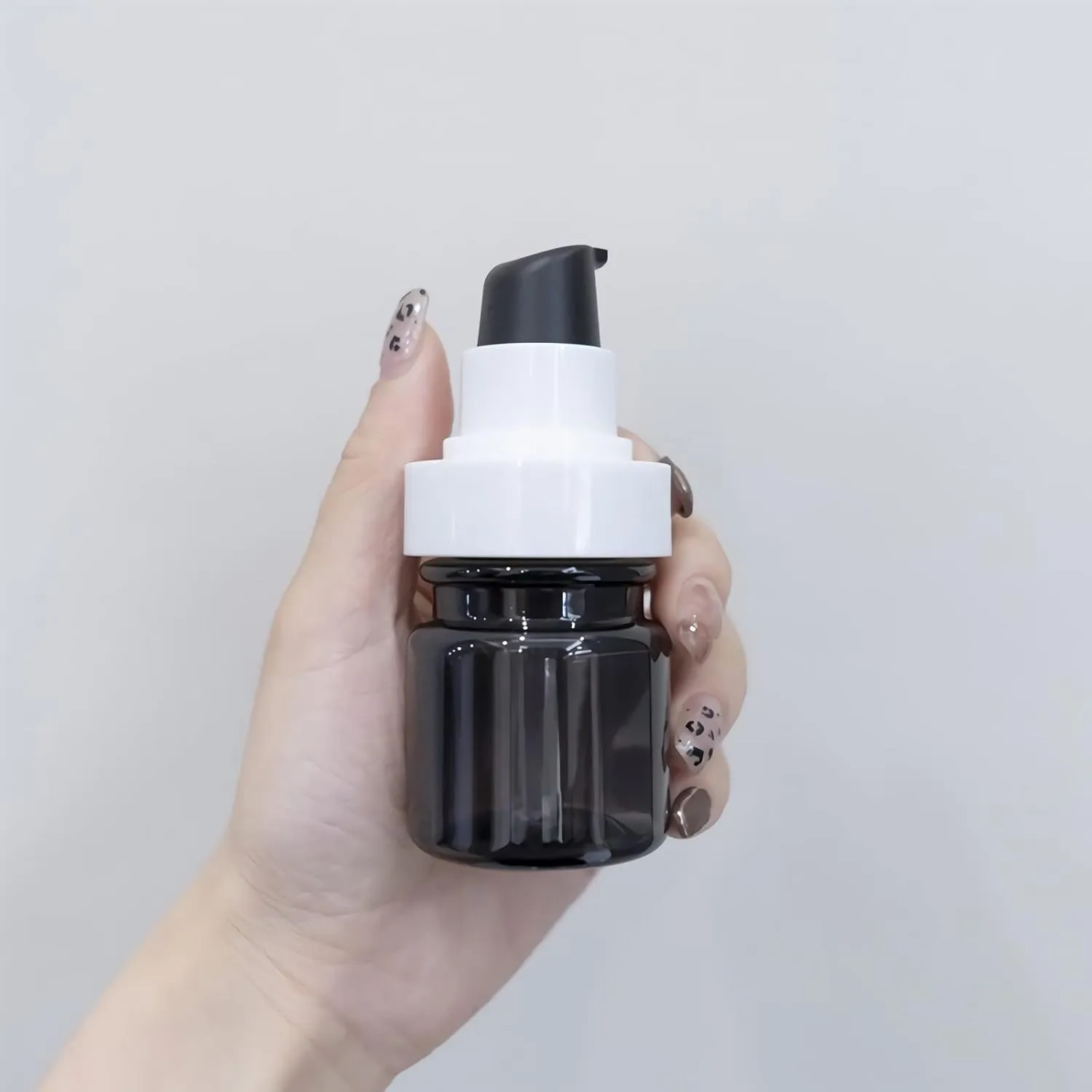 24 Pieces 100 ml Black Translucent Dispenser Lotion Bottles with Pump & 2 Piece Funnel, 100ml Empty PET Plastic Lotion Pump Bottle Cosmetic Gel, Travel Container for Cosmetic (Black 60ml)