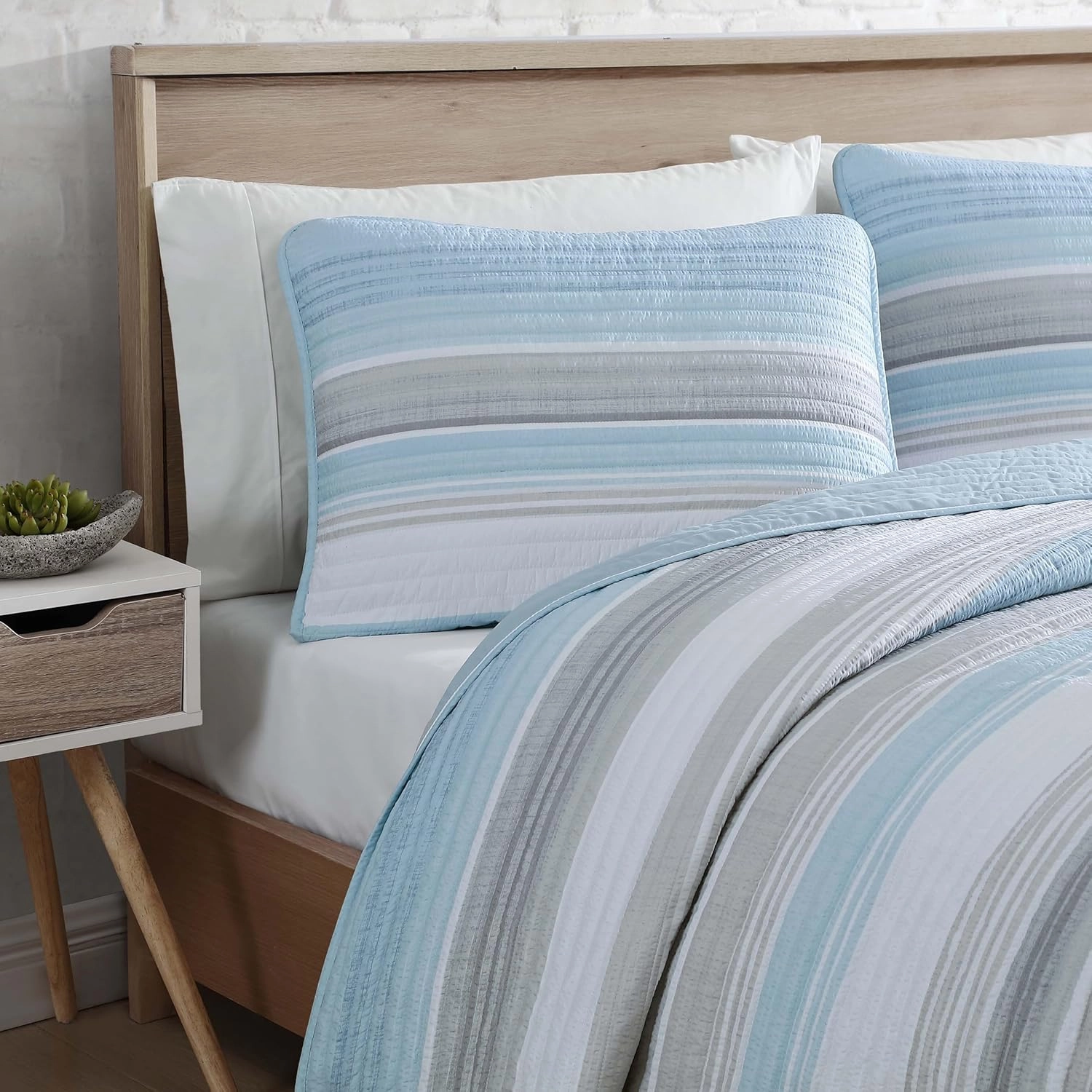 Beatrice Home Fashions Coralinn Striped 3-Piece Quilt Set, Lightweight, All-Seasons, King, Blue Gray