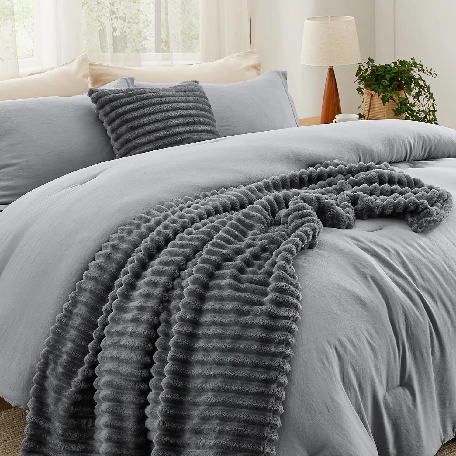Bedsure Queen Comforter Set 5 Pieces - Bed in a Bag with Fleece Throw Blanket and Decorative Pillow, Lightweight Bedding Comforter Sets, All Season Bedding, Dark Grey