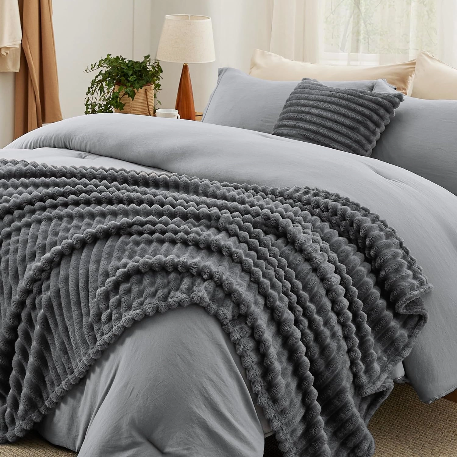 Bedsure Queen Comforter Set 5 Pieces - Bed in a Bag with Fleece Throw Blanket and Decorative Pillow, Lightweight Bedding Comforter Sets, All Season Bedding, Dark Grey