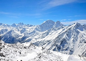 BELECO 12x10ft Fabric Winter Snow Mountains Photography Backdrop Ski Resort Snow Ice Mountain Peak Slopes Alpine Scenery Blue Sky Background Outdoor Adventure Holiday Travel Portrait Photo Props