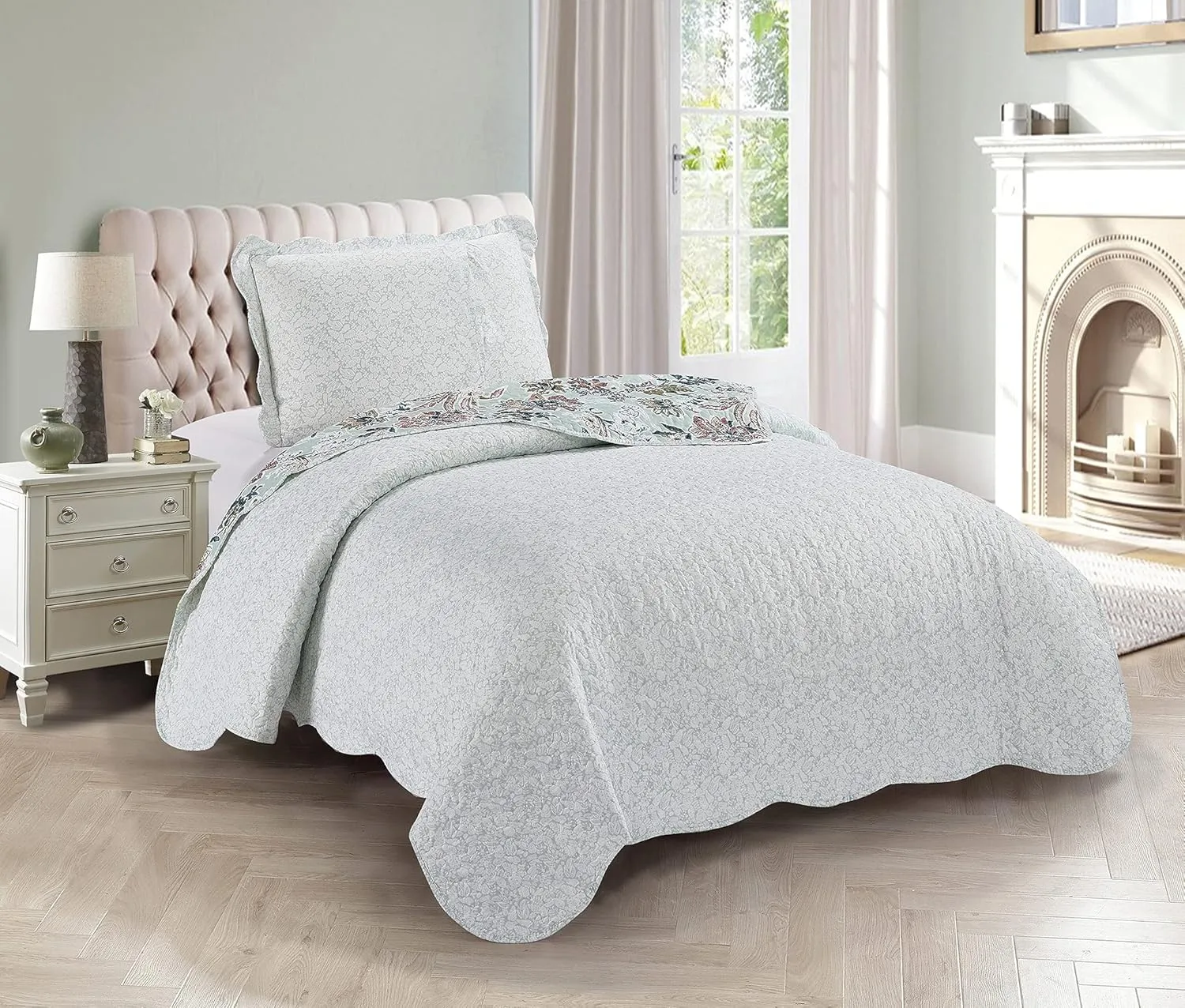 Brilliant Sunshine Green Vintage Beautiful Flowers, 2-Piece Quilt Set with 1 Sham, Reversible Bedspread, Soft Lightweight Coverlet, All-Season, Twin, Green