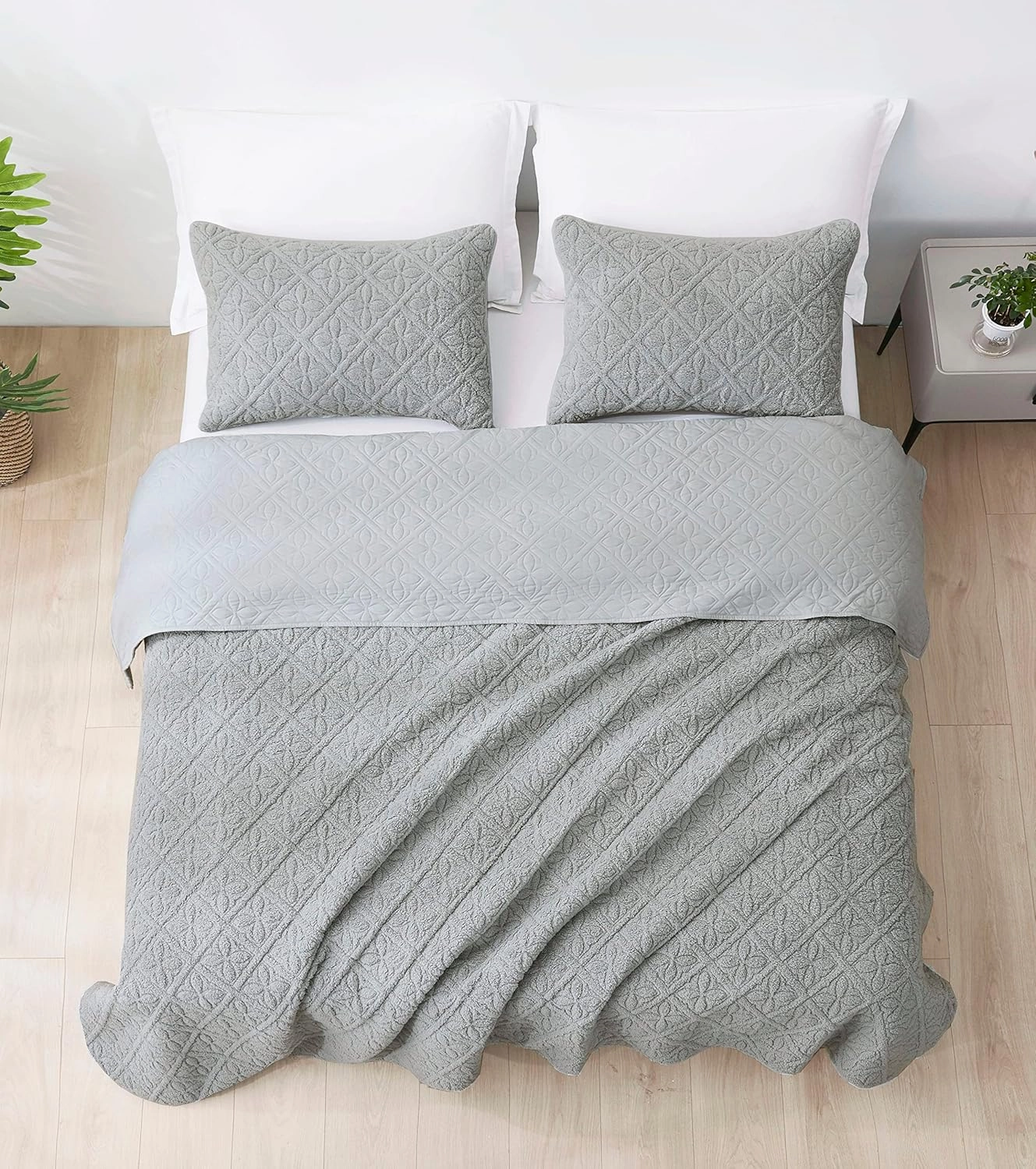 Chezmoi Collection Bethany 3-Piece Queen Sherpa Quilt Set - Floral Quilted Sherpa Blanket Reversible Washed Microfiber Lightweight Bedspread - Queen Size, Gray