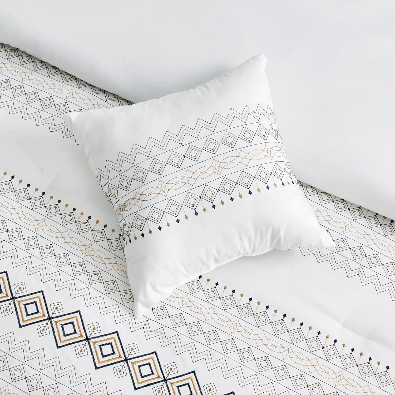 Chezmoi Collection Hart 7-Piece Southwestern Boho Comforter Set Queen Size - White/Navy/Blue/Gold Geometric Embroidery Lightweight Bedding Set for All Season