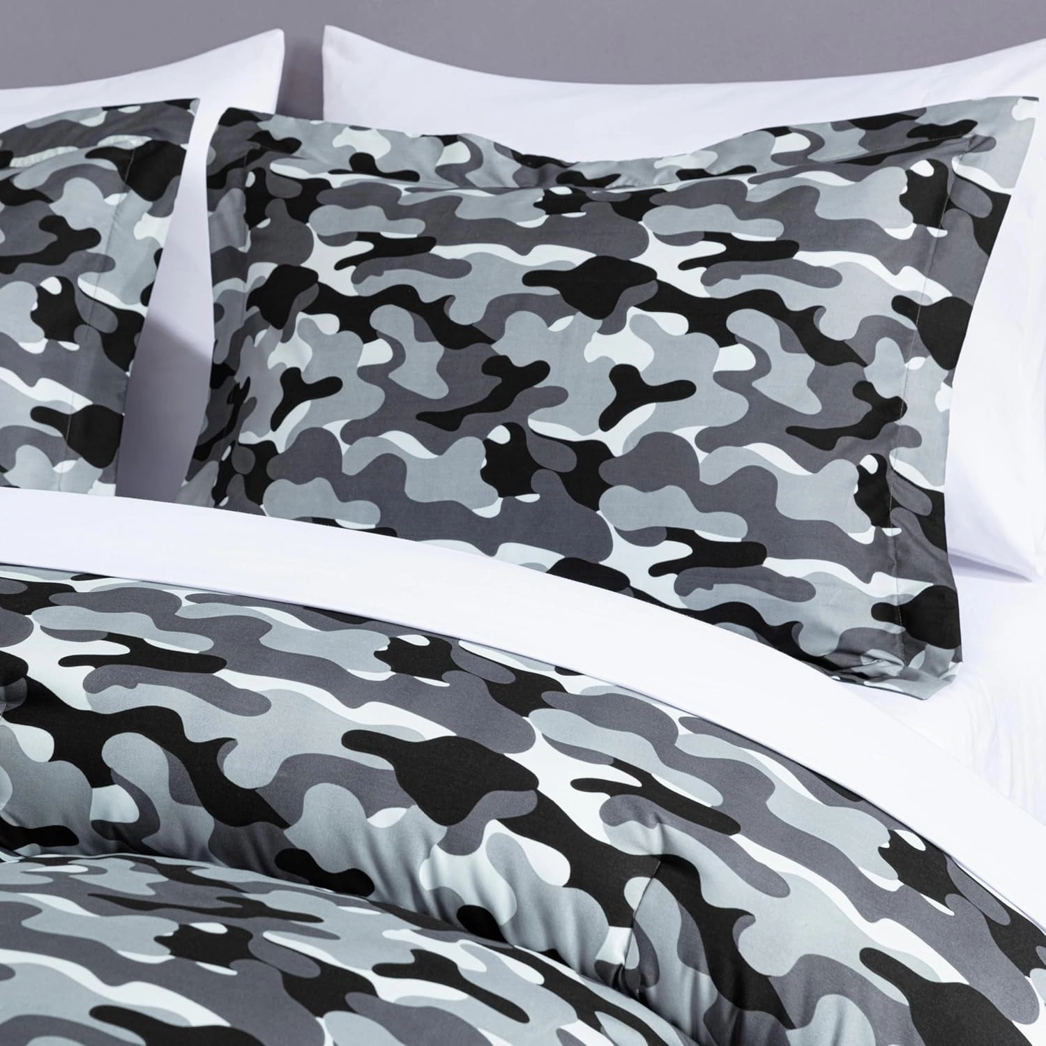 Chezmoi Collection Soft Microfiber Printed Military Camo Bedding Set 3-Piece Black Gray Camouflage Comforter Set, Queen Size