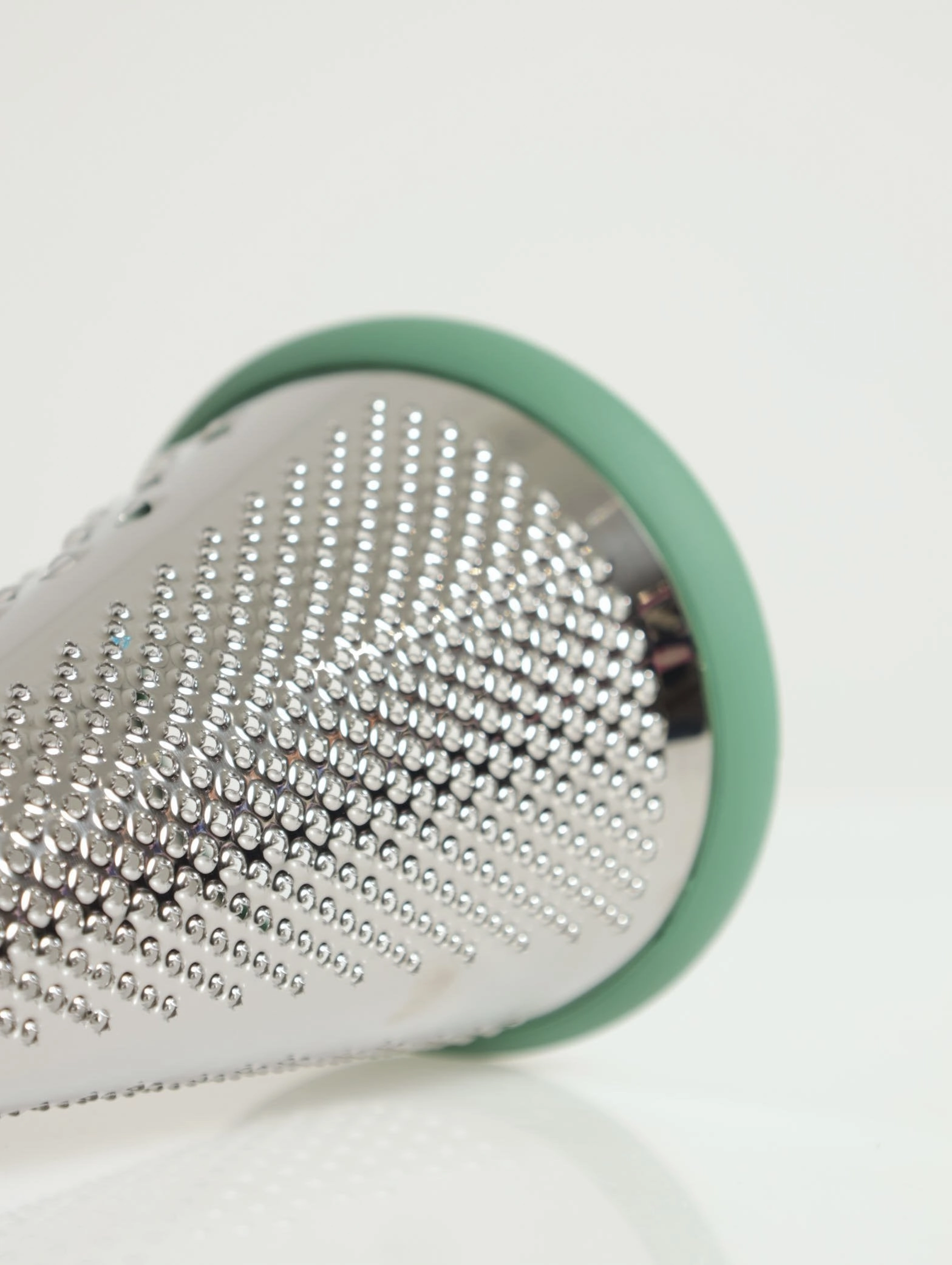 CONE SHAPED GRATER - GREEN
