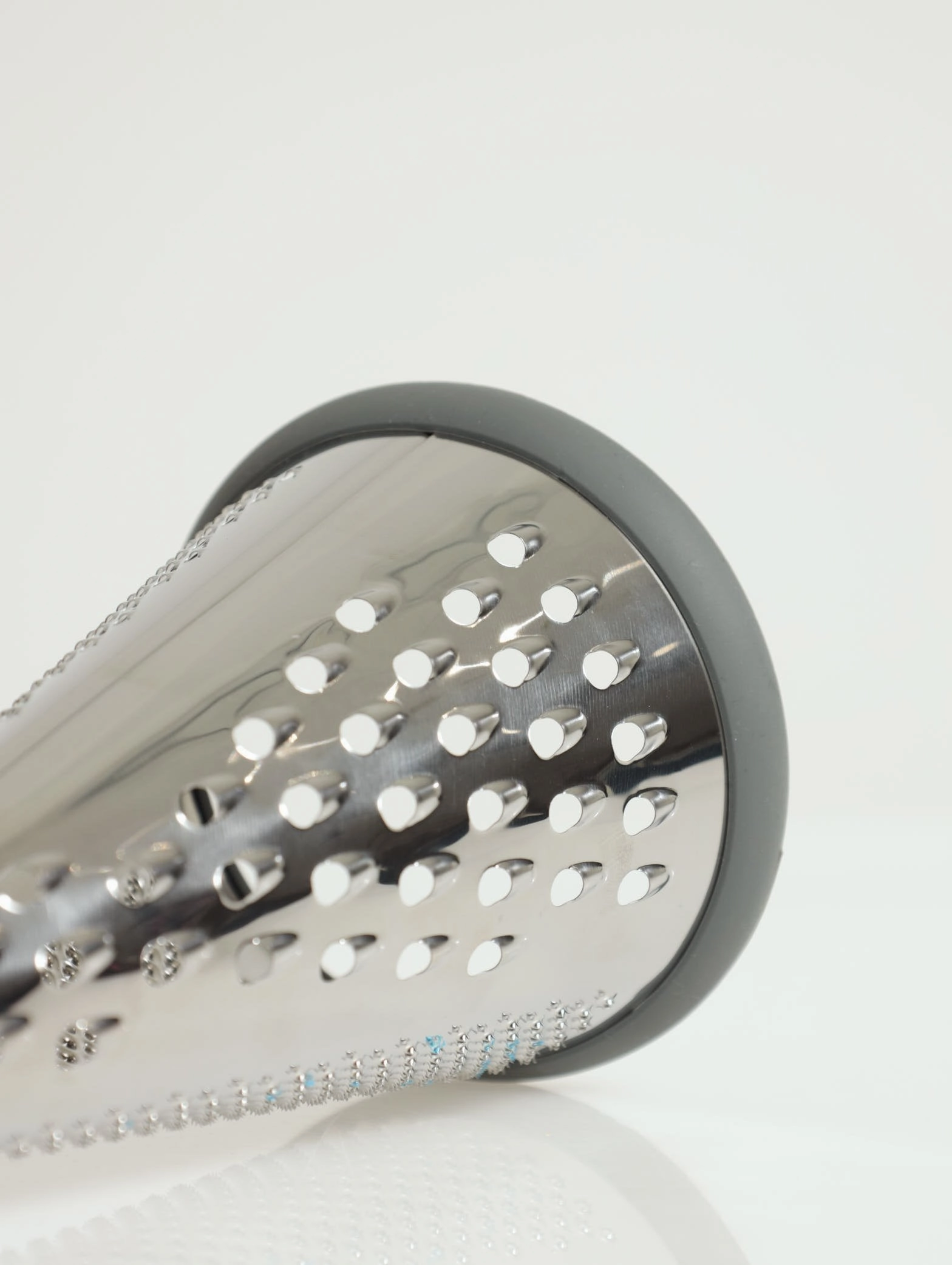 CONE SHAPED GRATER - GREEN