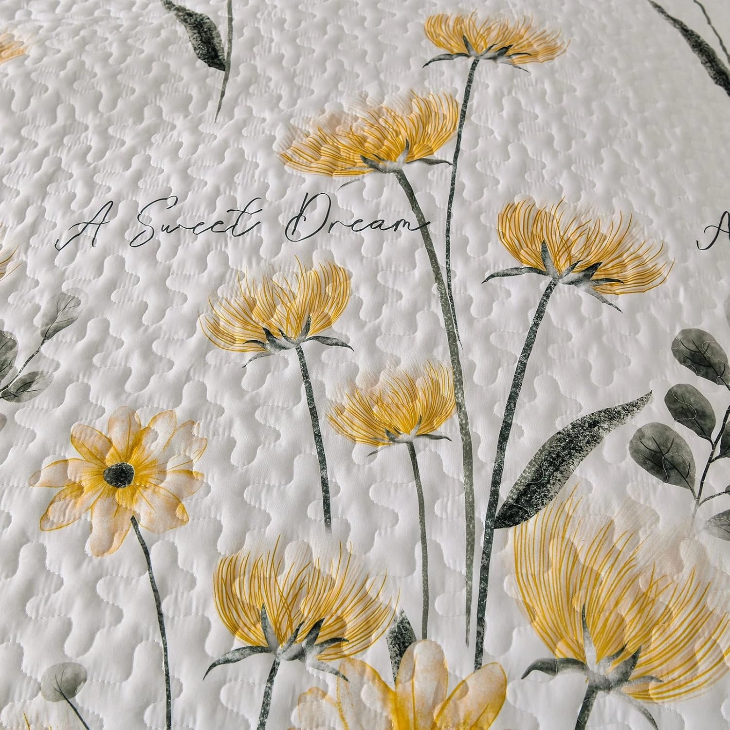 Dinjoy Floral Quilt Set California King Size,Yellow Flower Bedspread Farmhouse Bedding Soft Lightweight Summer Quilts 3 Piece White Oversized Bedspreads Bed Sets (Cal King,110"x96")