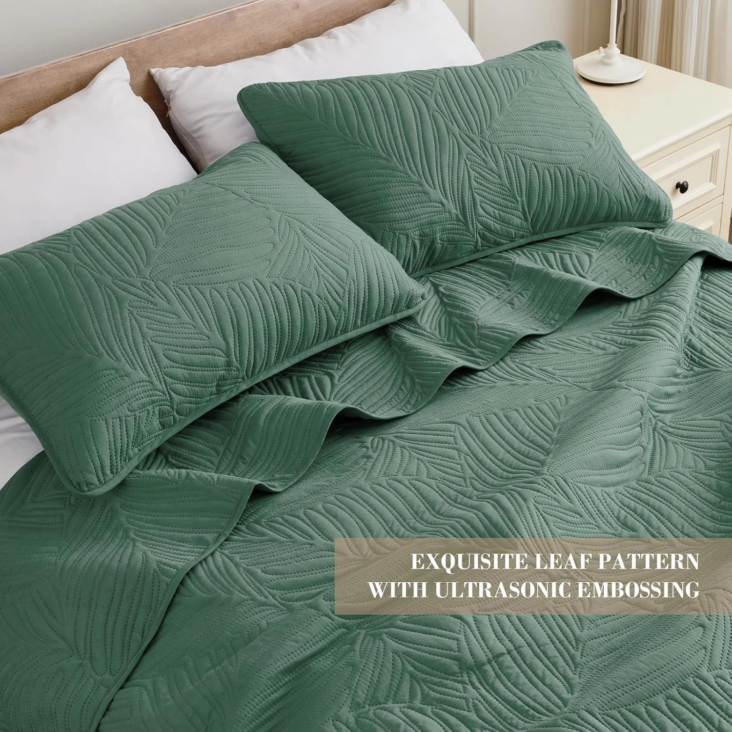Exclusivo Mezcla Queen Quilt Bedding Set, Lightweight Green Quilts Queen Full Size for All Seasons, Soft Microfiber Bedspreads Coverlets Bed Cover with Leaf Pattern, 3 Piece