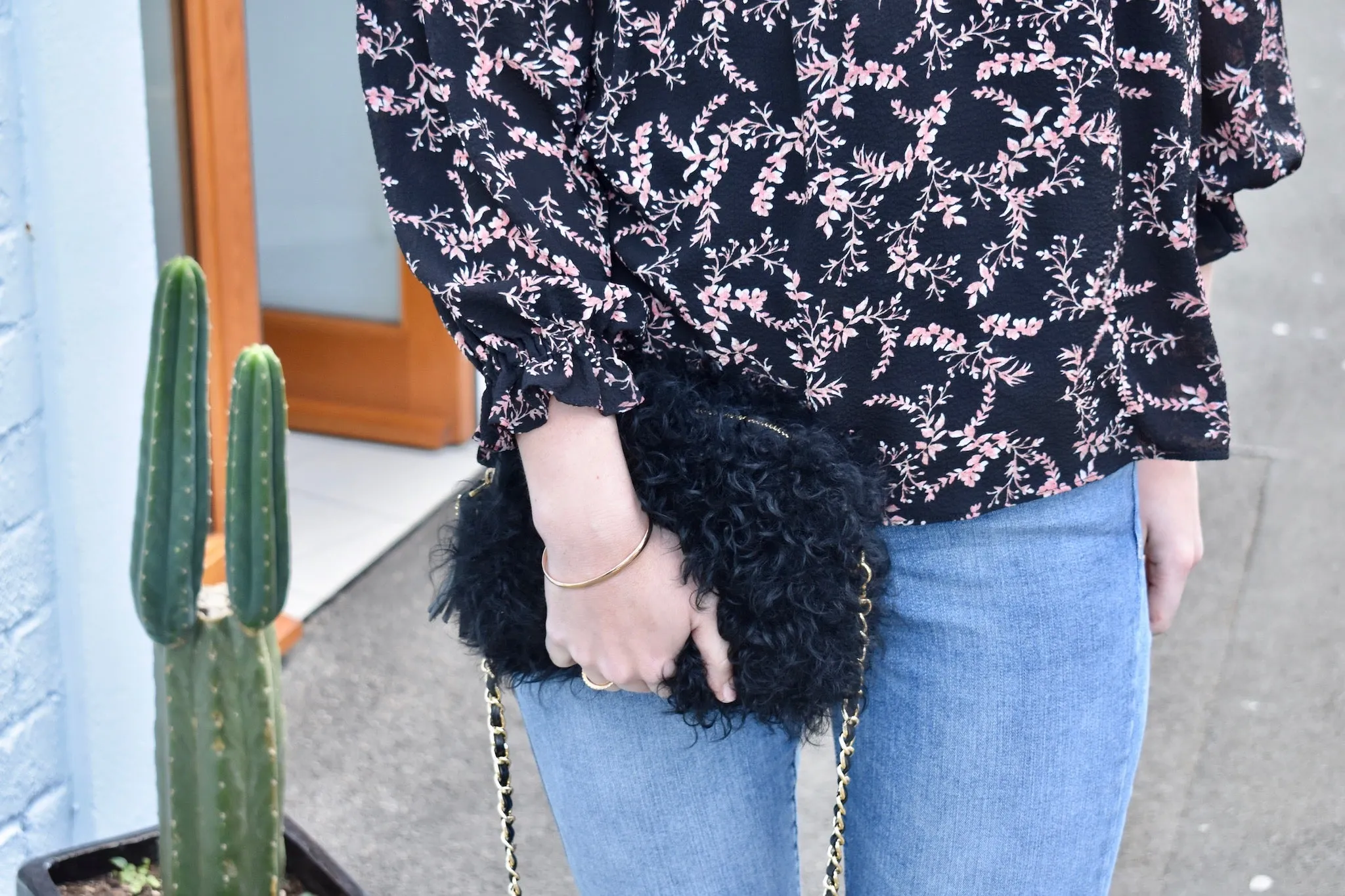 Fluffy Bluff Shearling Clutch - Black Sheep