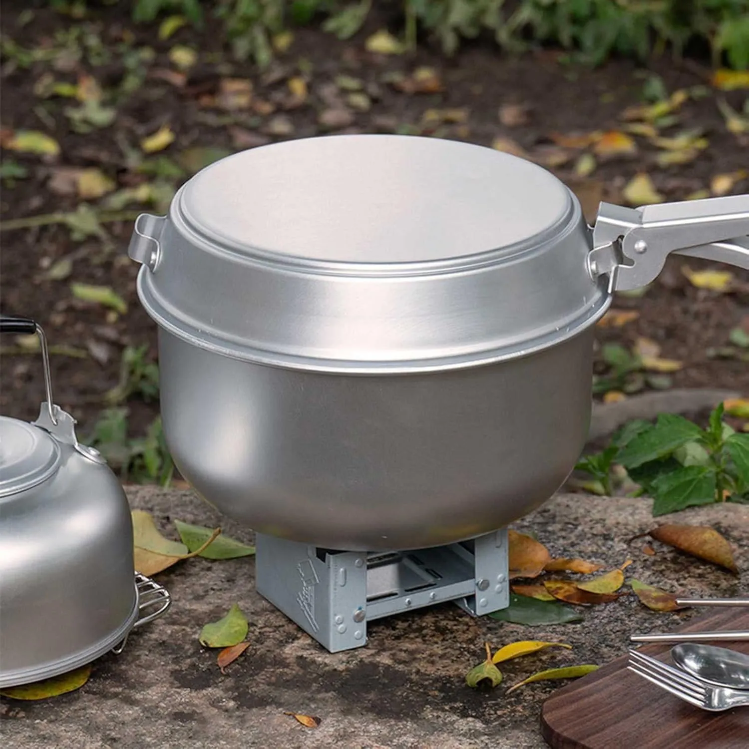 Four-Piece Outdoor Camping Aluminum Camping Household Frying Pan Dry Soup Kettle Storage is Portable and Light (Silver A)