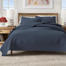 Great Bay Home King Quilt Bedding Set, 3-Piece Lightweight Summer Channel Stitch Quilt Set with Shams, Ultra Soft Navy Bedspreads, Quilted Bedding Coverlets for All Seasons