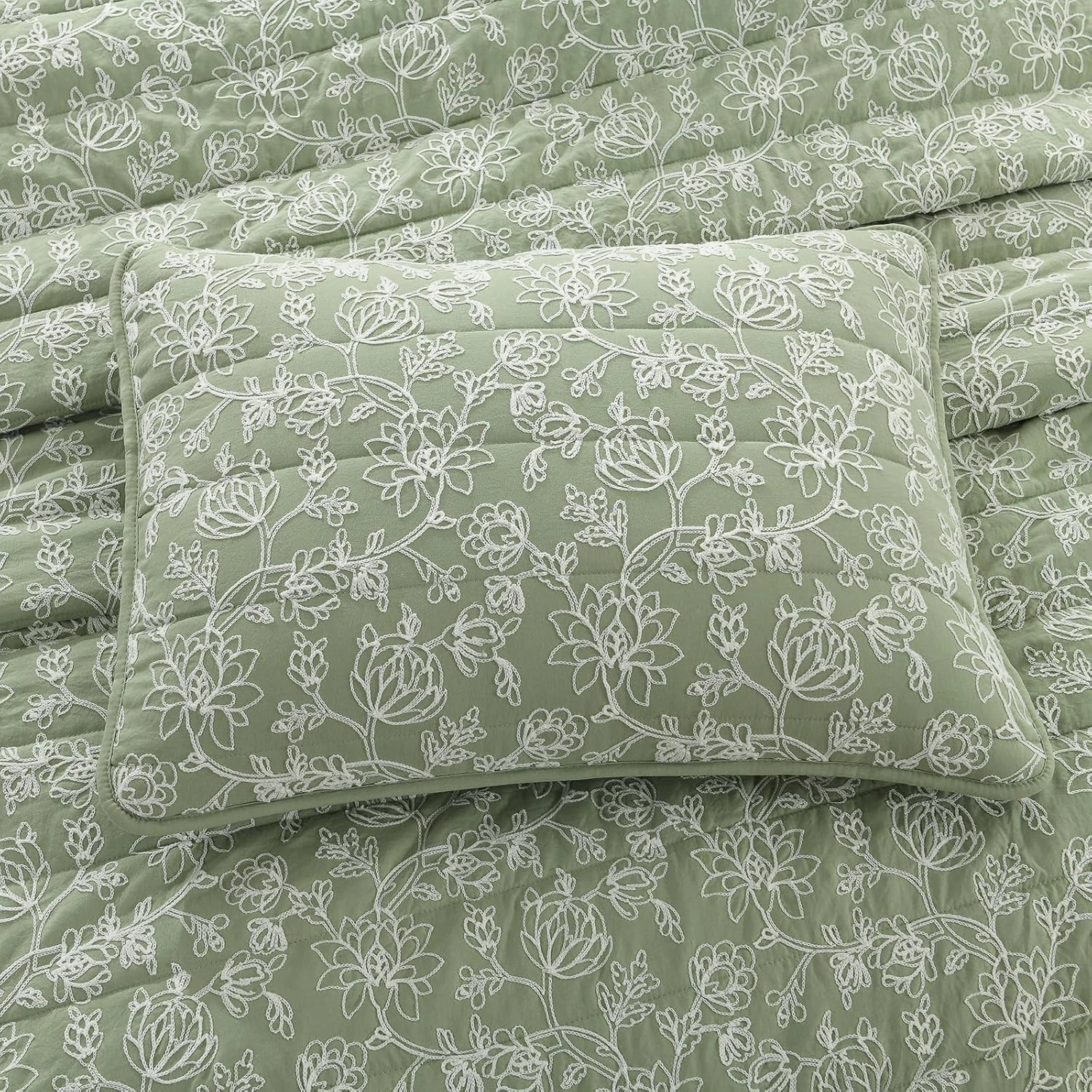 HORIMOTE HOME Floral Embroidery Quilt King Size, Sage Green King Quilt Bedding Set Soft Lightweight Bedspread 3 Pieces Shabby Chic Farmhouse King Size Comforter Set for All Seasons