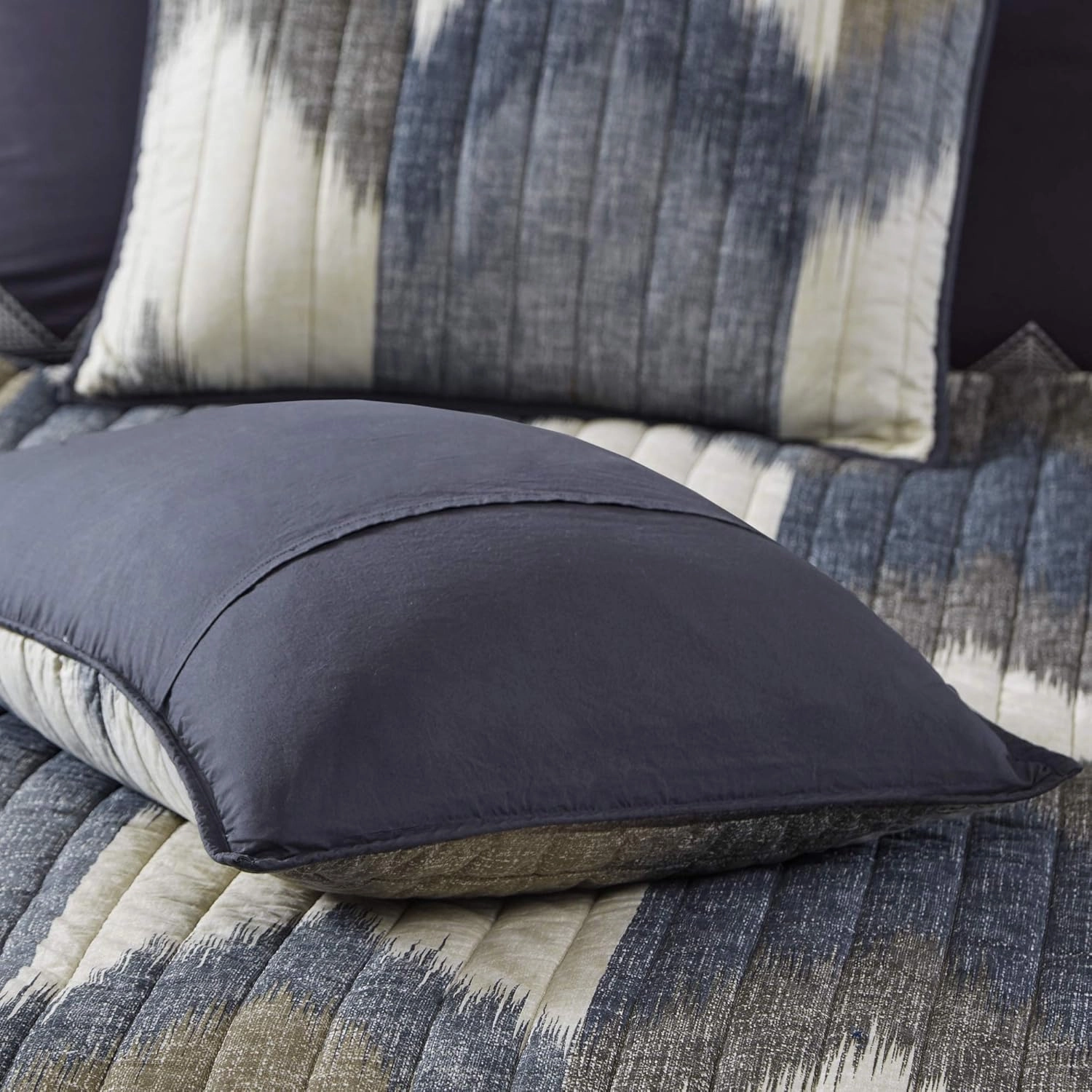 INK IVY Reversible Cotton Quilt-Luxury Double Sided Stitching Design All Season, Breathable Coverlet Bedspread Bedding, Matching Shams, King/Cal King(104"x92"), Alpine Chevron Navy 3 Piece