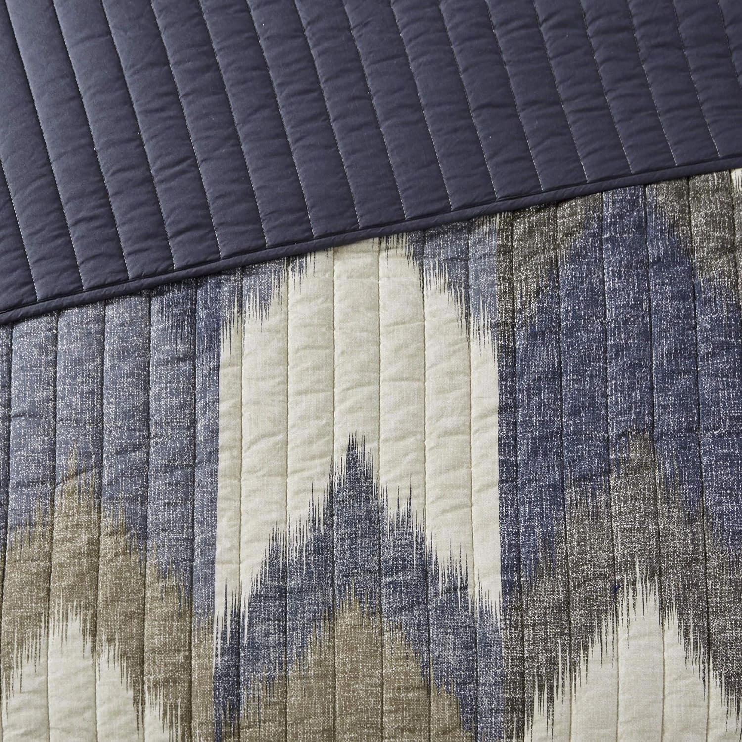 INK IVY Reversible Cotton Quilt-Luxury Double Sided Stitching Design All Season, Breathable Coverlet Bedspread Bedding, Matching Shams, King/Cal King(104"x92"), Alpine Chevron Navy 3 Piece