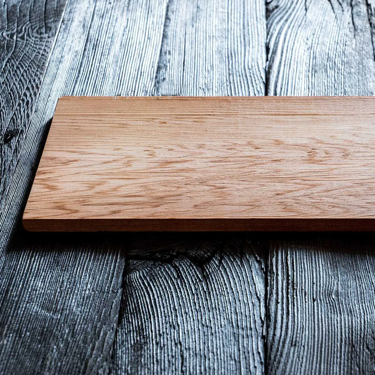 KnIndustrie The Cedar Plank smoking set in cedar with tray