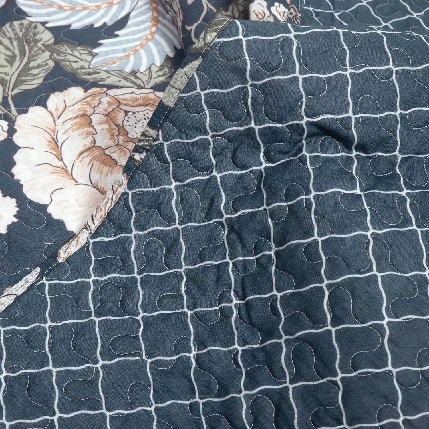 Lush Decor Sydney Reversible Cotton Quilt Navy/Multi 3 Piece Set Full/Queen - Soft Lightweight Printed Floral Bedding Set for All Season