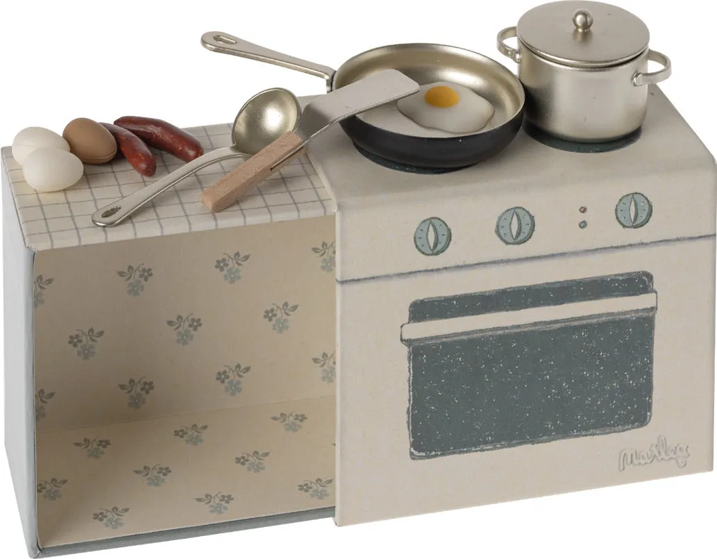 Maileg Cooking Set for Mouse
