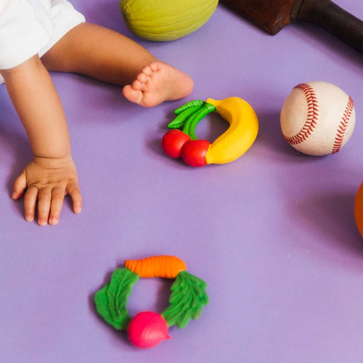 Oli&Carol teething ring, fruit