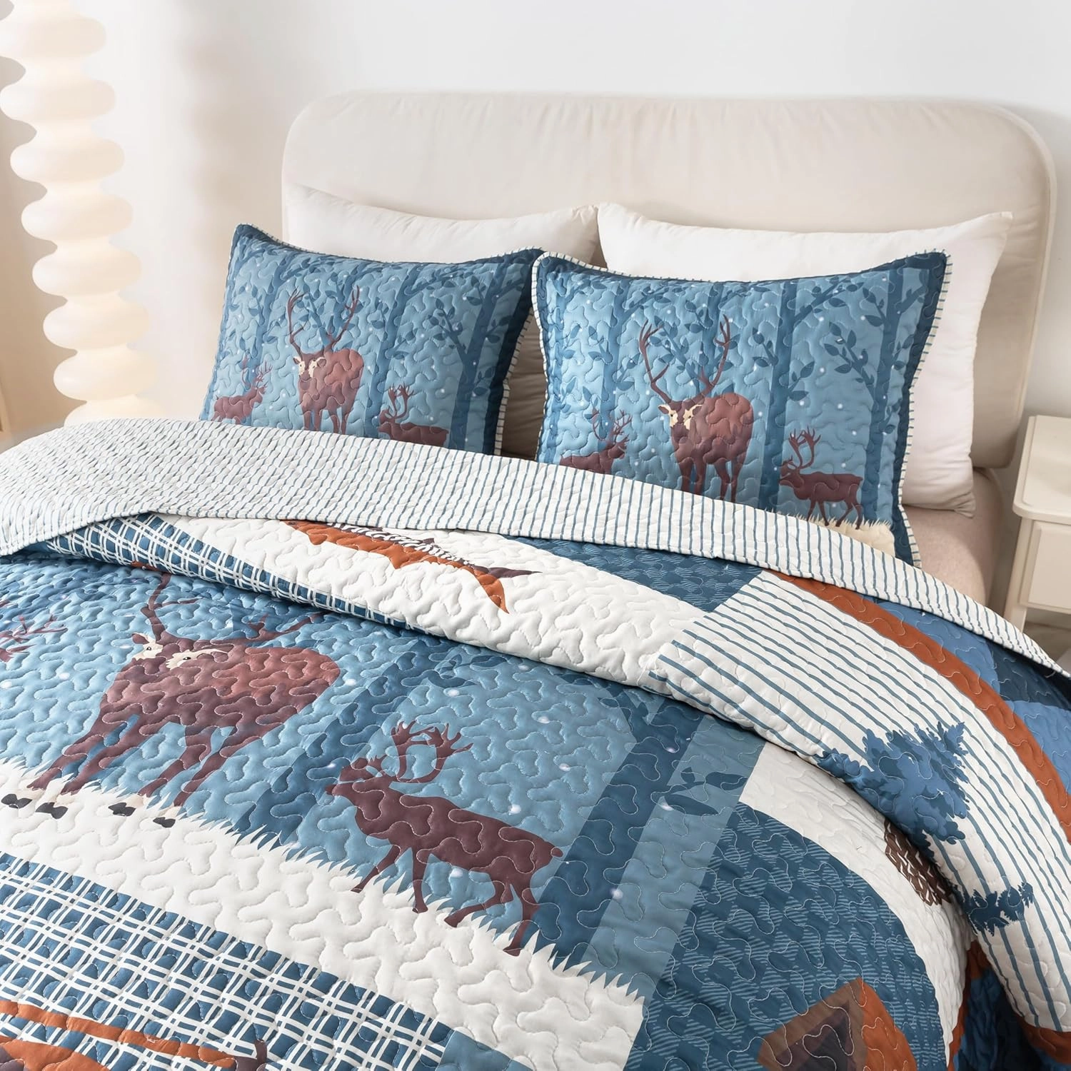 Soul & Lane True North Fish Quilt Set - King Size with 2 Shams, Rustic Cabin Bedding with Wildlife and Outdoor Nature Theme, Lodge Quilted Bedspread with Moose and Duck for Lake House & Hunting Decor