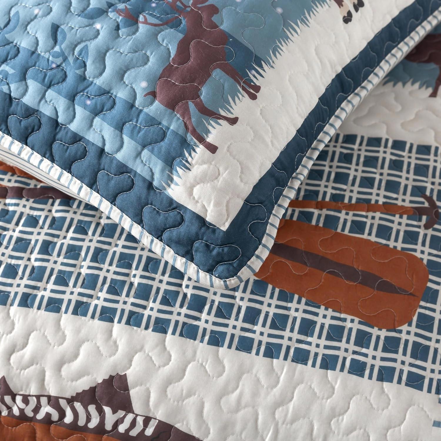 Soul & Lane True North Fish Quilt Set - King Size with 2 Shams, Rustic Cabin Bedding with Wildlife and Outdoor Nature Theme, Lodge Quilted Bedspread with Moose and Duck for Lake House & Hunting Decor