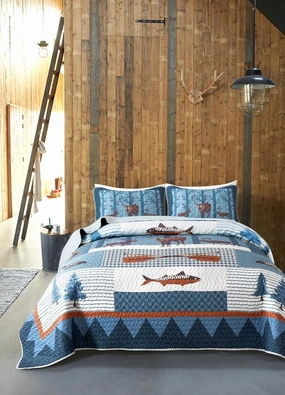 Soul & Lane True North Fish Quilt Set - King Size with 2 Shams, Rustic Cabin Bedding with Wildlife and Outdoor Nature Theme, Lodge Quilted Bedspread with Moose and Duck for Lake House & Hunting Decor