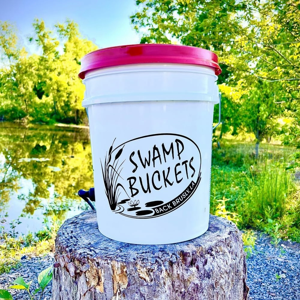 The Original Swamp Bucket Electric Seafood Boiler - 5 Gallon Capacity Crab/Crawfish Cooker with Safety Lid - Indoor/Outdoor Use (White)