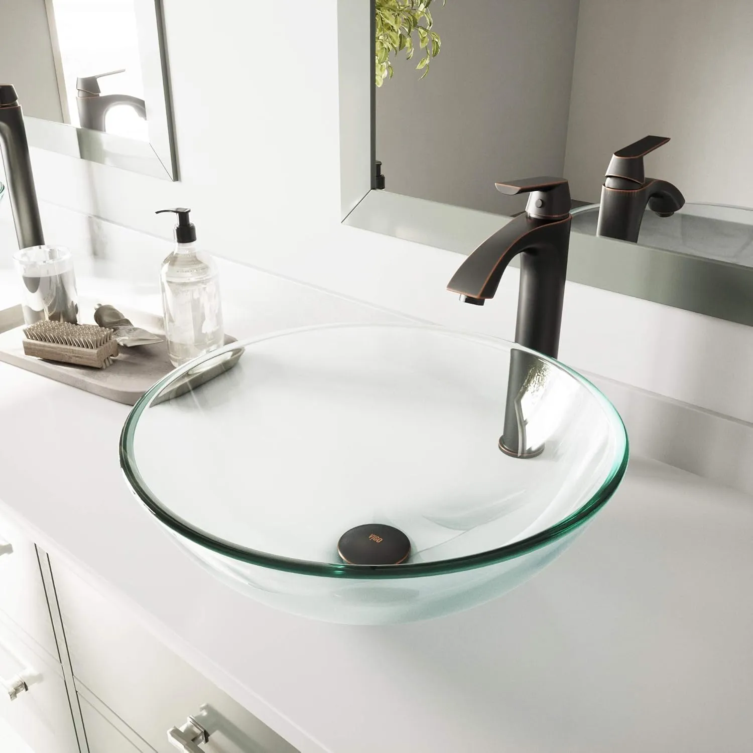 VIGO Giovanni Iridiscent 17"L x "17W x 7"H Over the Counter Glass Round Vessel Bathroom Sink -VG07074