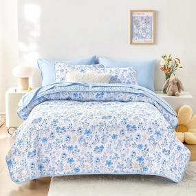 Wake In Cloud - Floral Quilt Set, Coquette Cottagecore Shabby Chic Flower for Women Teen Girls, Reversible Lightweight Bedspread Coverlet, 3 Pieces, Blue White, Queen/Full Size