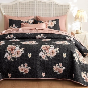 Wake In Cloud - Shabby Chic Quilt Set, Floral Coquette Cottagecore Farmhouse Vintage Flowers, for Women Teen Girls, Reversible Lightweight Bedspread Coverlet, 3 Pieces, Black Pink, King Size