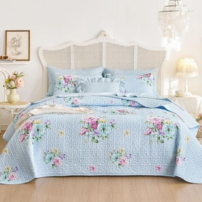 Wake In Cloud - Shabby Chic Quilt Set, Floral Coquette Cottagecore Farmhouse Vintage Flowers, for Women Teen Girls, Reversible Lightweight Bedspread Coverlet, 3 Pieces, Blue, Queen/Full Size