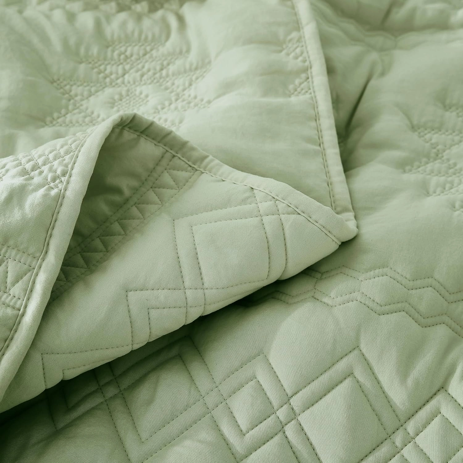 WDCOZY Boho Sage Green Quilt King Size Bedding Sets with 2 Pillow Shams, Farmhouse Lightweight Soft Bedspread Coverlet for All Season, 3 Pieces, 104x90 inches