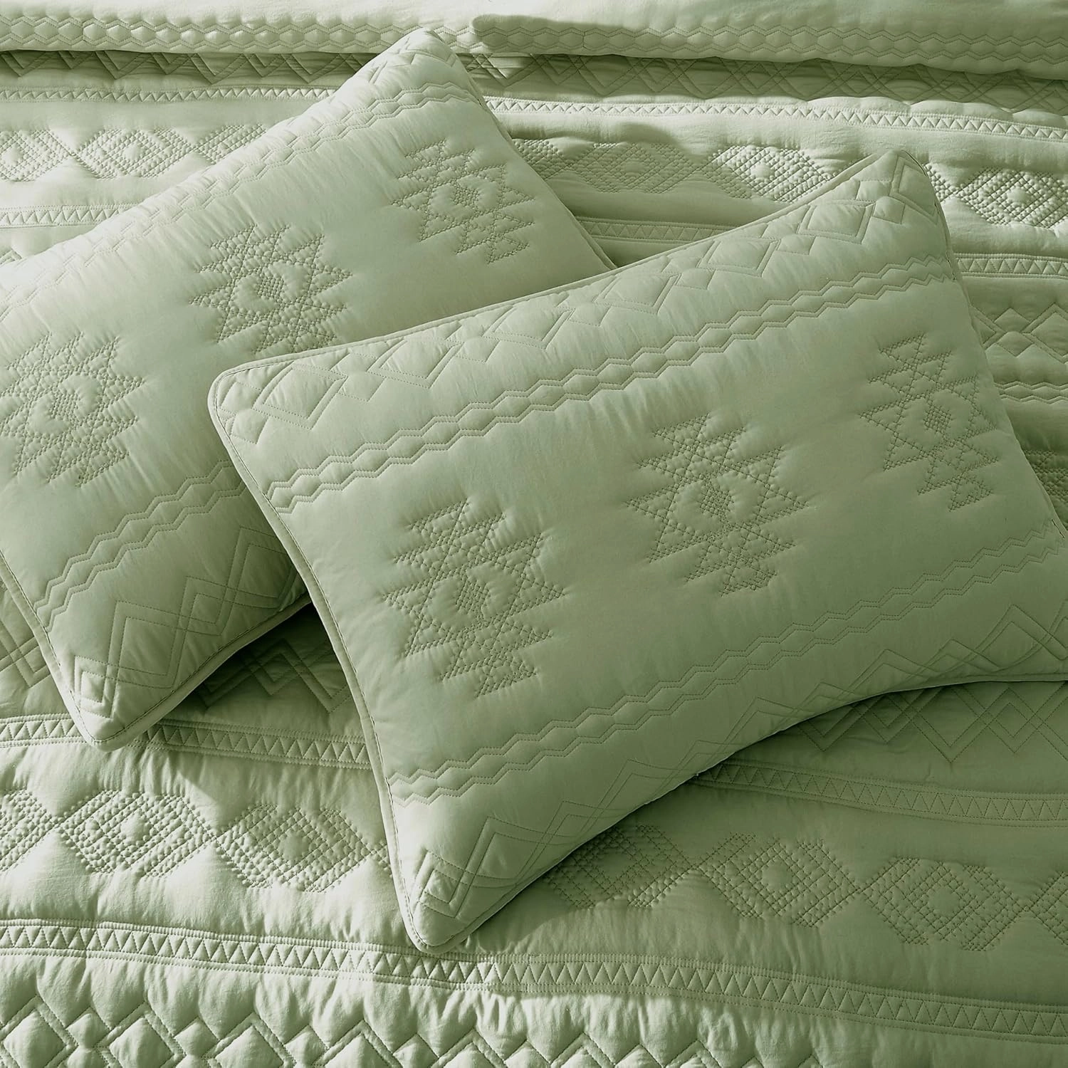 WDCOZY Boho Sage Green Quilt King Size Bedding Sets with 2 Pillow Shams, Farmhouse Lightweight Soft Bedspread Coverlet for All Season, 3 Pieces, 104x90 inches