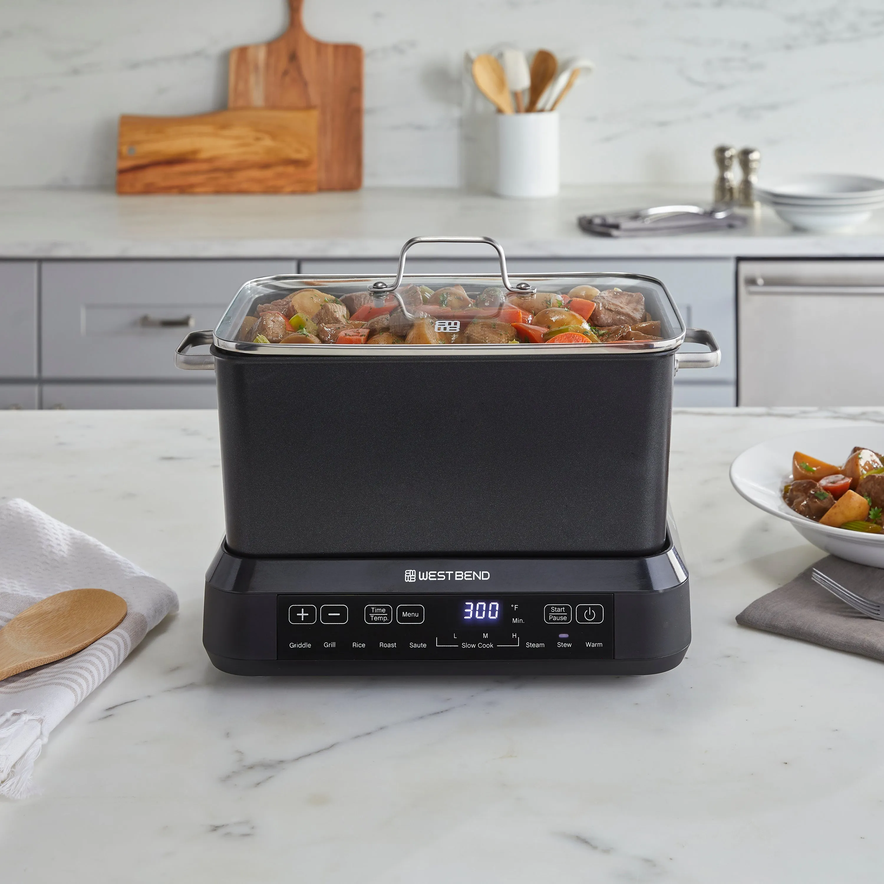 West Bend Versatility Cooker Plus, 6 Qt.